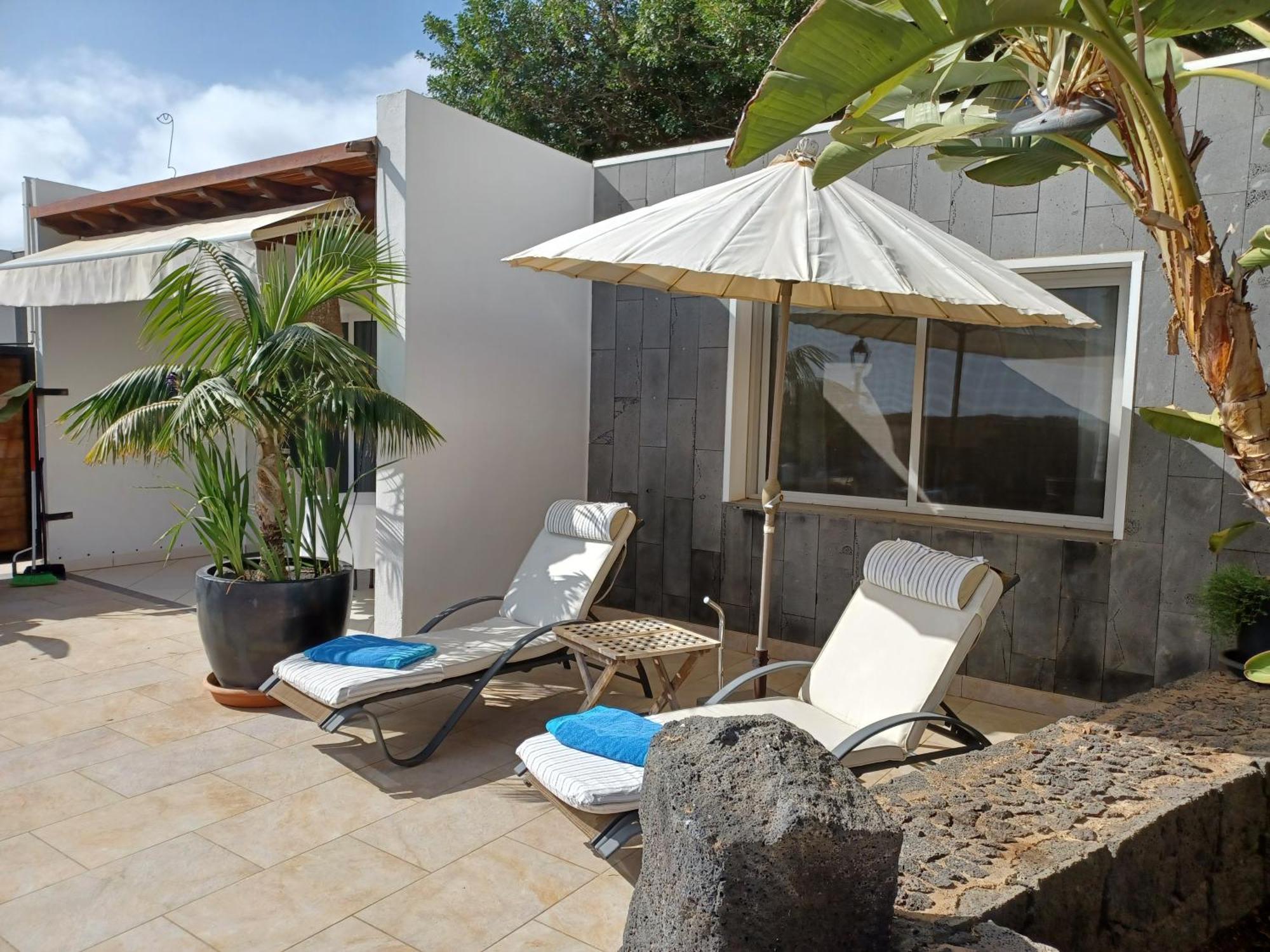 Villa Niki Mit Beheiztem Gemeinschaftspool Fuer 2 Appartments Las Brenas Luaran gambar